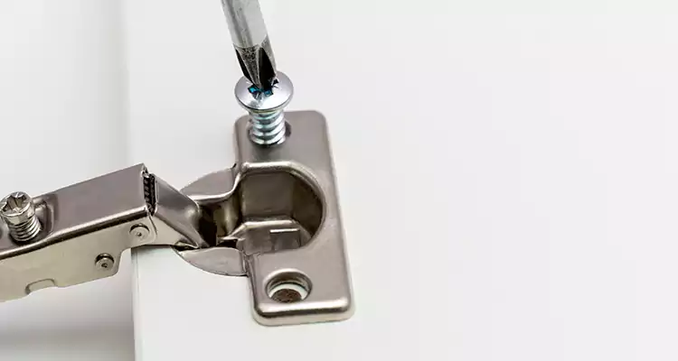 Screen Door Hinge Repair in Santa Rosa, CA